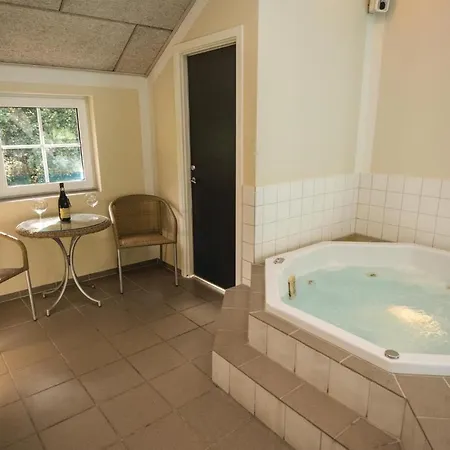Σπίτι διακοπών Five-bedroom Holiday In *